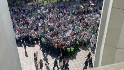 Горячее лето в Киеве: ветераны штурмовали Раду и правительство