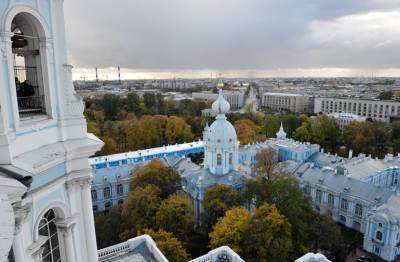 В Смольном монастыре в Петербурге историк призвал восстановить лик Богородицы