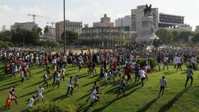 В США заявили о необходимости нанести удар по Кубе для свержения правительства