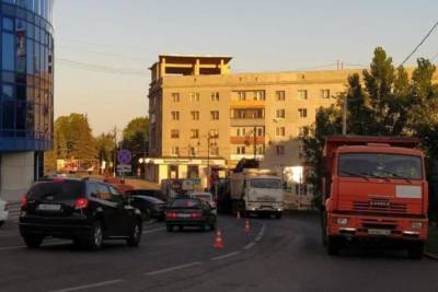 В Курске губернатор Роман Старовойт дал старт ремонту улицы Радищева