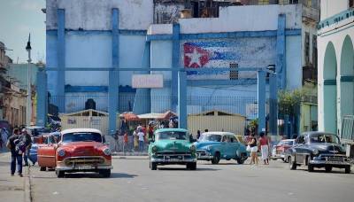 Мэр Майами сказал «не исключать возможность» воздушных ударов по Кубе на фоне протестов