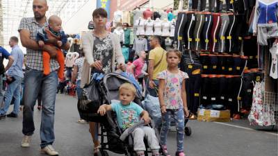 Выплаты для родителей: почти 7 млн россиян уже подали заявку на Госуслугах