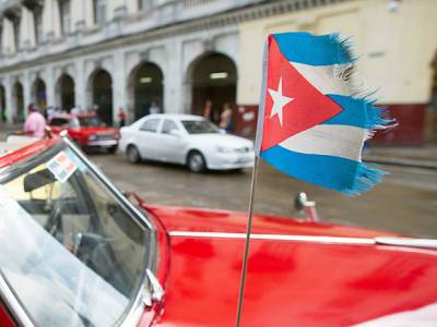 Мэр Майами призвал президента США нанести авиаудары по Кубе