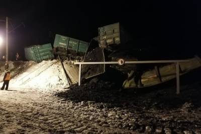 34 грузовых вагона сошли с рельсов в Могочинском районе, задержаны пассажирские поезда