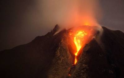 Сицилийский вулкан Этна в который раз проснулся