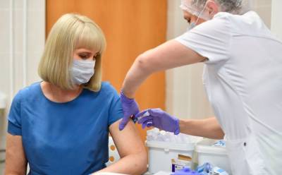 Власти Москвы проверят уровень вакцинирования на столичных предприятиях