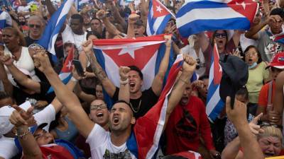 Лидер Кубы заявил о раненых в столкновениях с протестующими