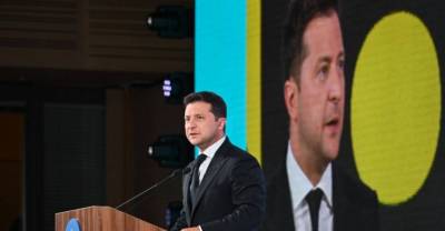 Зеленский учредил награду для "легендарных" украинцев
