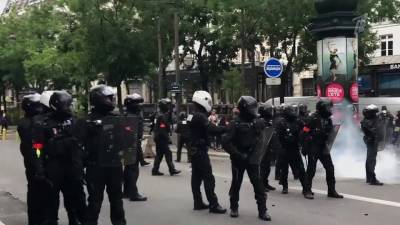 Во французских регионах торжества по случаю Дня взятия Бастилии сорвали демонстранты
