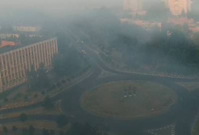 Жители публикуют фото Соснового Бора, который покрыт дымом