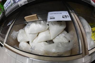 Россия начала закупать сахар за рубежом