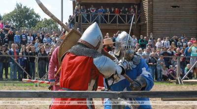 Театрализованный штурм замка, турнир лучников и трюковые шоу ожидают гостей рыцарского феста в Мстиславле