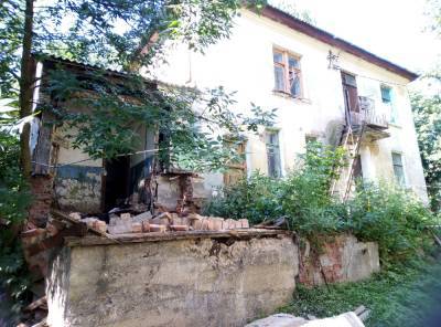 В общежитии в Ржеве Тверской области обрушилась стена