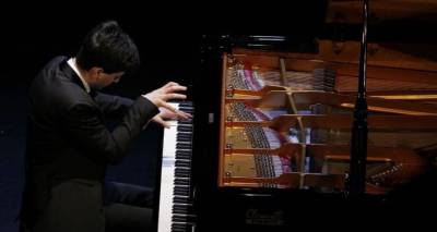 Музыкант Сандро Гегечкори победил в конкурсе Марии Канальс в Барселоне