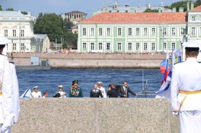 В Петербурге ожидается перекрытие улиц во время репетиции парада ко дню ВМФ