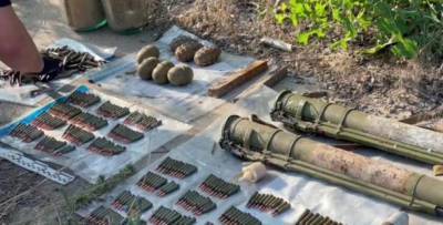 Под Одессой обнаружили схрон с гранатометами и боеприпасами