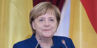 Меркель ответила на просьбу жителей омской деревни отремонтировать дорогу