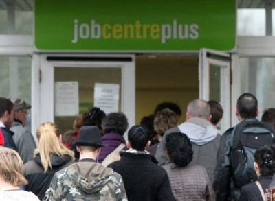 Безработица в Великобритании выросла до 4,8%