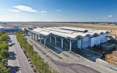 Одесский аэропорт приостанавливает работу: подробности