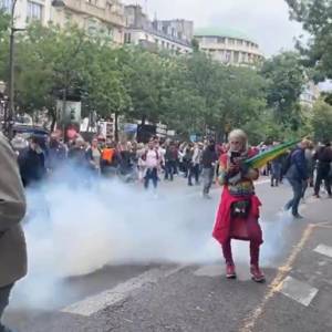 Во Франции прошли акции протеста против вакцинации
