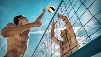 Приз 25 тысяч шекелей: в Бат-Яме проходит турнир по пляжному волейболу