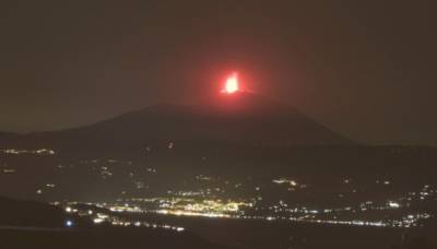 Проснулся самый большой вулкан Европы: извержение видно за километры, кадры - politeka.net - Украина - Италия