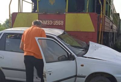 Поезд протаранил авто с украинкой: кадры и детали трагедии