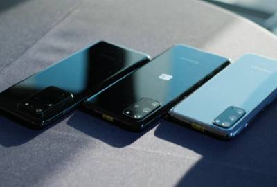 Владельцы флагманских Samsung Galaxy S20 массово жалуются на проблемы с экранами