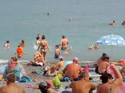 В Сочи открылся «свободный от коронавируса» пляж только для людей со справками