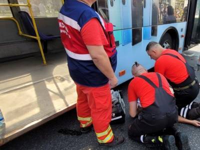 В Киеве водитель троллейбуса умер за рулем. Мужчине внезапно стало плохо