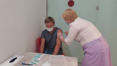 В Санкт-Петербурге началась вакцинация трудовых мигрантов