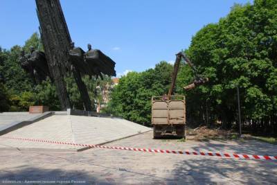 В рязанском парке Советско-Польского братства подрядчик не уложился в сроки ремонта