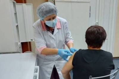 Более 70% работников московского транспорта прошли вакцинацию от COVID-19