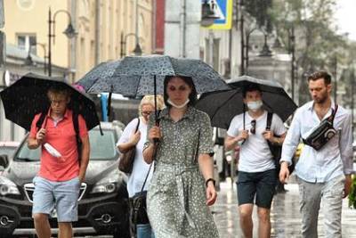 Ученый предупредил об опасности кислотных дождей после сильной жары в Москве