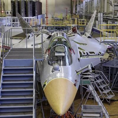 ОАК в 2021 году начнет разработку новых модификаций истребителя СУ-57
