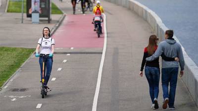 В Госдуме выступили за возможность ездить по велодорожкам на электросамокатах