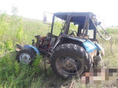 В Башкирии в перевернувшемся тракторе погиб мужчина