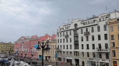Синоптики предупредили петербуржцев о ливнях с грозами в ближайшие часы