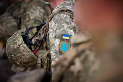 На Донбассе двое украинских военных получили ранения