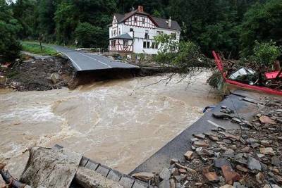 Число жертв наводнения в Германии увеличилось до 42
