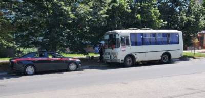 В Ростовской области мужчина с проблемами с психикой зарезал в автобусе женщину