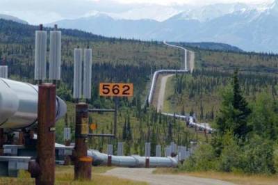 Аляскинский нефтепровод уходит под землю