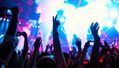 Властям предложили разрешить проводить «свободные от коронавируса» концерты и фестивали