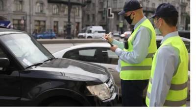 В Приморском районе ГАТИ выявила 30 нарушений правил парковки во дворах