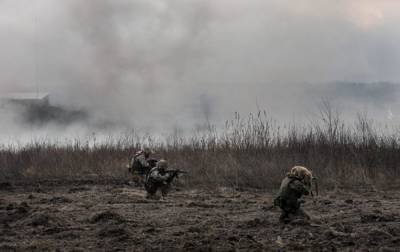 Боевики на Донбассе три раза обстреляли позиции ООС: пострадали трое украинских военных