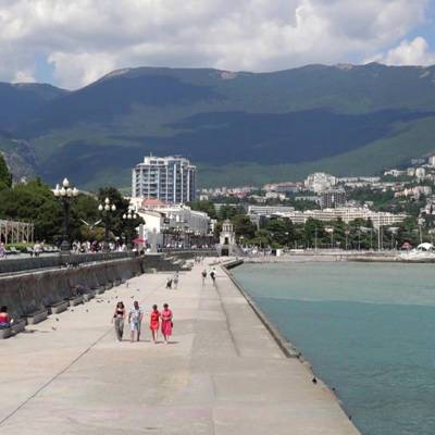 Власти Крыма отвергли идею обязательной вакцинации туристов