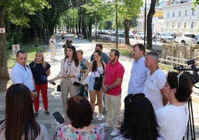 Депутаты обсудили проблемы, возникшие при ремонте Верхнего городского парка