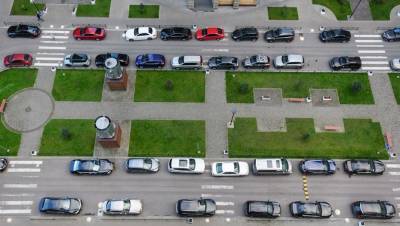 За три недели во дворах Петербурга нашли почти 150 нарушителей правил парковки