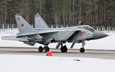 Леонков: «Российские МиГ-31 устроили достойную встречу американским B-52 над Баренцевым морем»