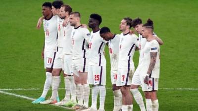 Задержаны два человека за расистские оскорбления в адрес игроков сборной Англии
